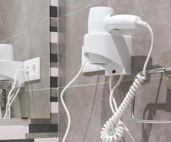 Πανσιόν Moreira Family